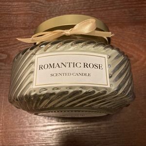 Paris Collection Romantic Rose Candle NWT & FREE SHIPPING